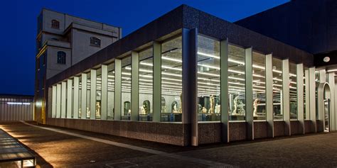 prada foundation.com usa
